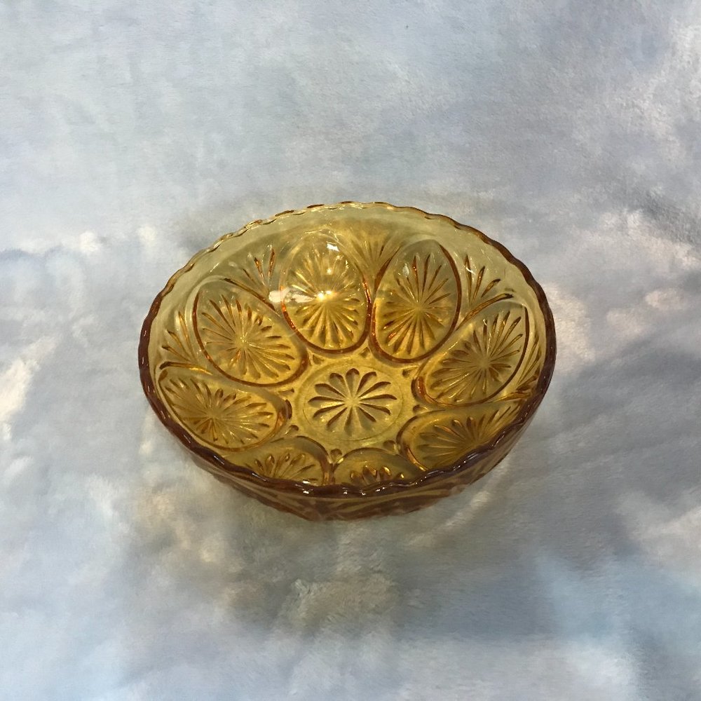 Vintage Indiana Glass Bowl Amber Pressed Starburst Pattern Scalloped Rim Edge